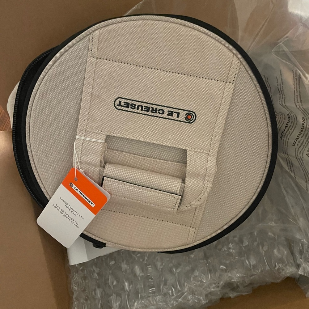 Brand New NWT Le Creuset Dutch Oven Carrying Case